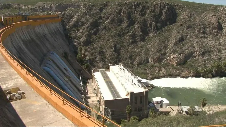 Aprueban Ley de Aguas y Reformas a Ley de Aguas Nacionales y Agricultores Levantan Bloqueos